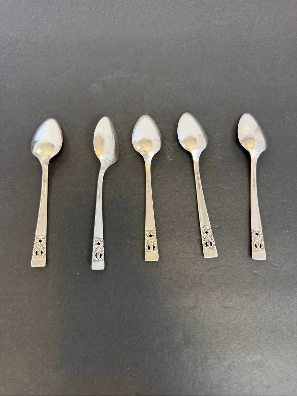 Vintage Oneida Community Coronation Pattern Silver Plate Set Of 5 Teaspoon 6.25”
